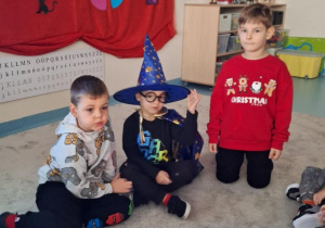 dzieci podczas zabawy