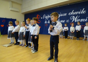 Oluś recytuje wierszyk