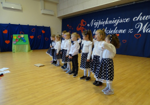 Jasio recytuje wierszyk.