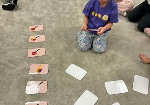 Dziewczynka szuka pary