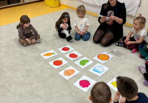 Dzieci utrwalają słownictwo