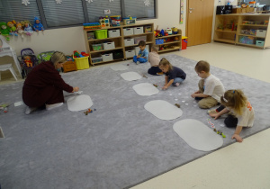 dzieci układają według rytmu