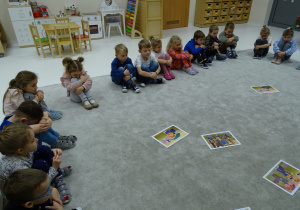 09 Dzieci podczas wspólnych działań związanych z emocjami