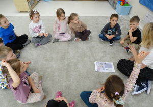 01 Dzieci słuchają o nowej postaci - Nudku