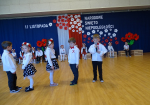 18 Dzieci mówią wiersze