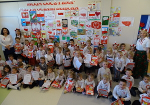 34 Zdjęcie dzieci biorących udział w wystawie