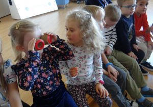 07 Dzieci podczas warsztatu o Życiu mrówek