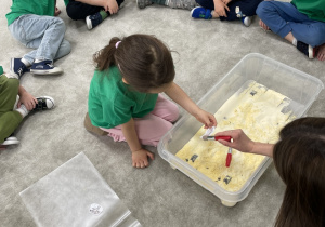 Zabawa w paleontologów.