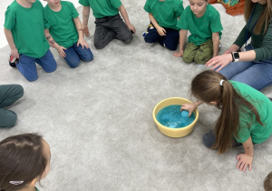 Doświadczenie z kulami.