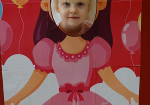 dziewczynka w fotobufdce