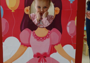 dziewczynka w fotobufdce