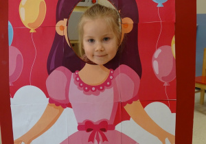 dziewczynka w fotobufdce