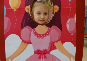 dziewczynka w fotobufdce