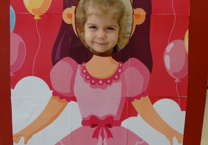 dziewczynka w fotobufdce