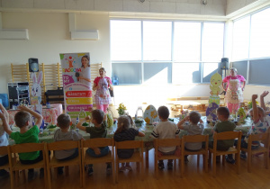 02 Dzieci na warsztatach wielkanocnych