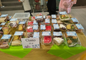 ciasta w pojemniczkach