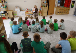 01 Dzieci poznają postać Brawojki z Wyspy Dumy