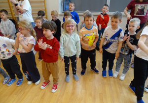 dzieci podczas zabawy