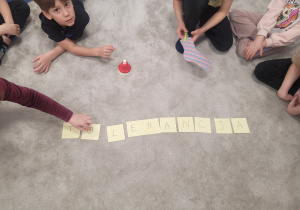 Układamy z literek wyraz tolerancja