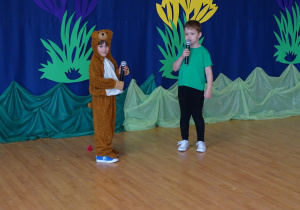 Chłopcy mówią wierszyki