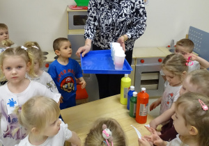 pomieszane kolory farb