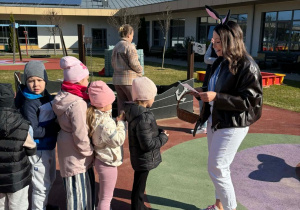 Dzieci odpowiadają na pytania