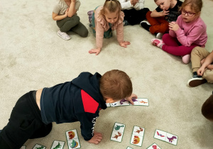 domino - zabawa dywanowa