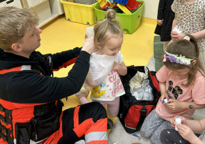 Oliwia z ratowniekiem