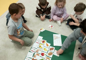 Hubert tworzy piramidę zdrowia