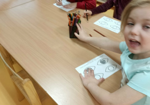 praca plastyczna- chore oczy- zdrowe oczy