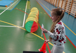19 Dziewczynka znalazła podpowiedź, gdzie czeka na dzieci kolejne zadanie