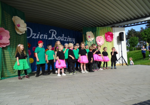 Żabki i Smerfy