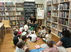 Dyskusyjny Klub Ksiżąki - Maj - spotkanie w Bibliotece w Kleszczowie