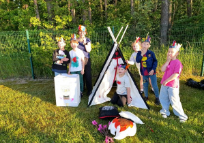 Dzieci w wigwamie