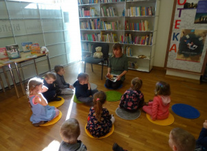 Wycieczka do Gminnej Biblioteki Publicznej w Kleszczowie - Biedronki