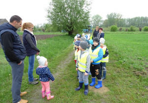 Dzieci z wizytą w gospodarstwie ekologicznym